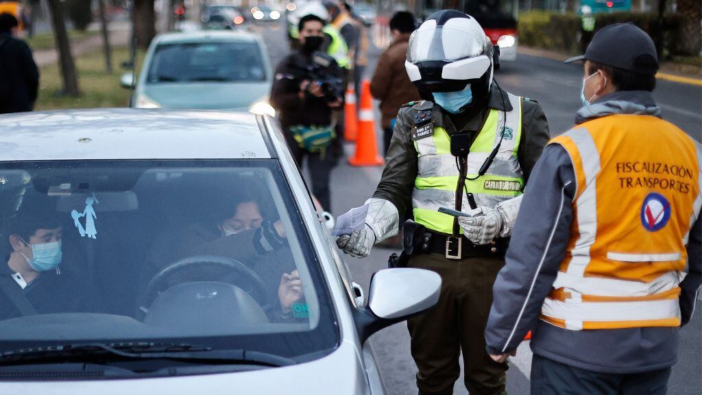 restricción vehicular en chile 2024: qué vehículos no pueden circular hoy viernes 10 de mayo en santiago