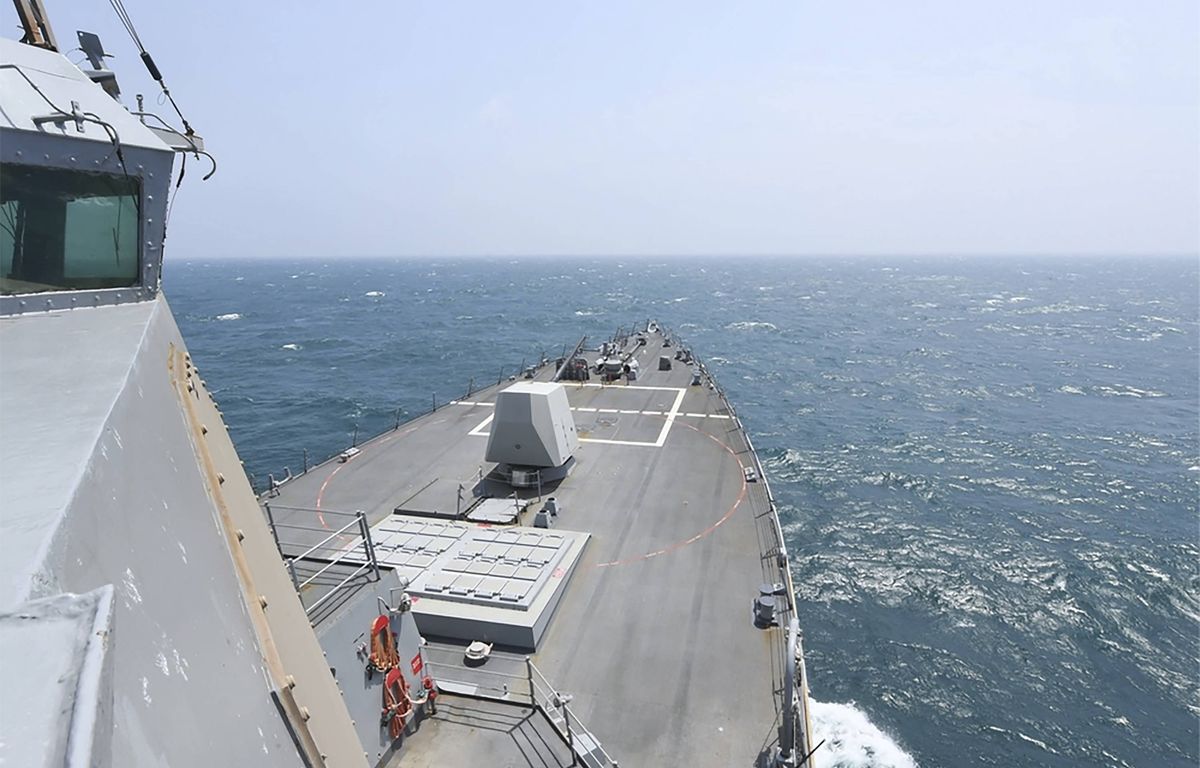 pékin dit avoir « averti » un navire militaire américain croisant dans une zone « disputée »