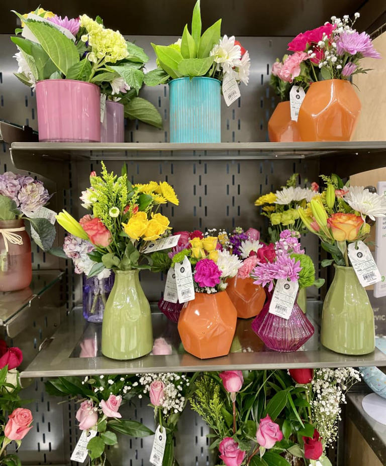 Everything You Need to Know About Grocery Flowers, According to a ...