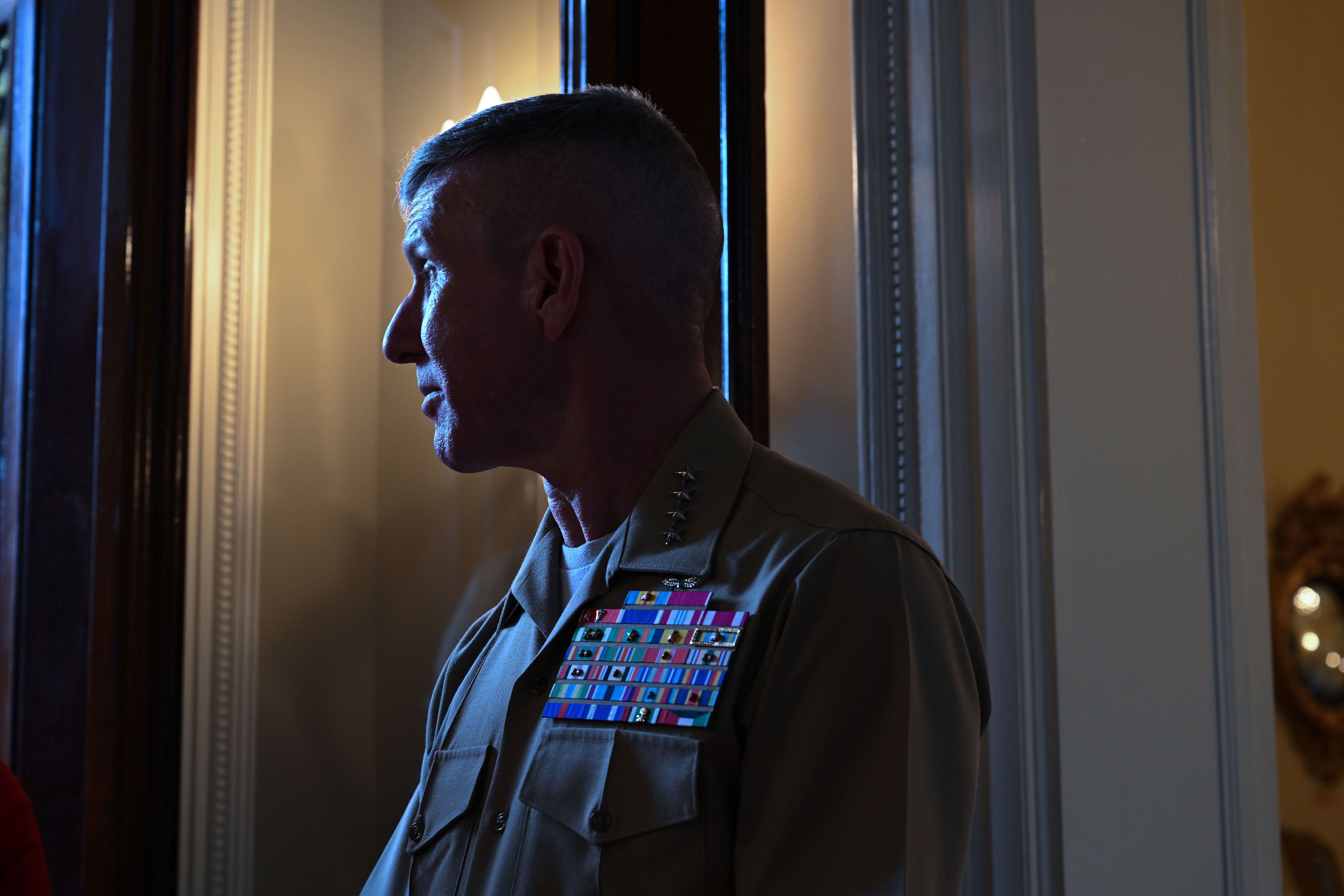 on a d.c. sidewalk, a race to save a marine general’s life
