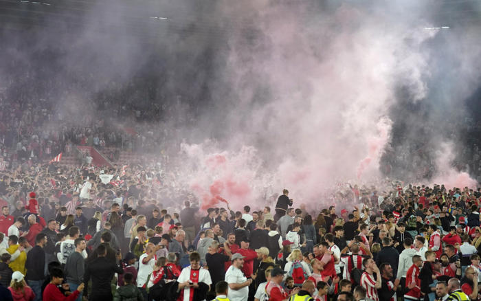 southampton reach play-off final – but pitch invasion prevents lap of honour