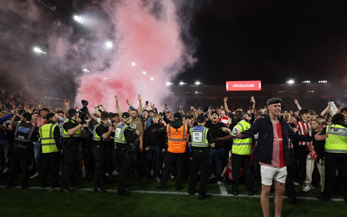 southampton reach play-off final – but pitch invasion prevents lap of honour