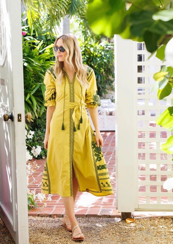 16 Best Travel Dresses for Jet-Setters, According to a Fashion Expert