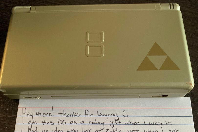 gamer finds handwritten note hidden inside second-hand nintendo ds from previous owner