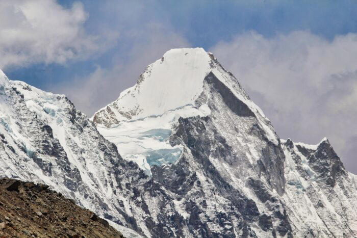 Purja, Elite Exped Accused of Breaking Everest Rules