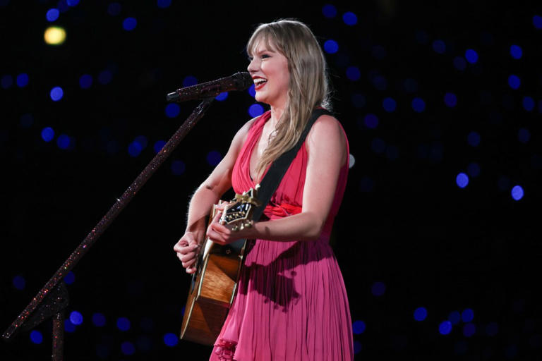 Taylor Swift Debuts ‘Guilty as Sin?' and Triple ‘1989' Mashup for 89th Eras Tour Show