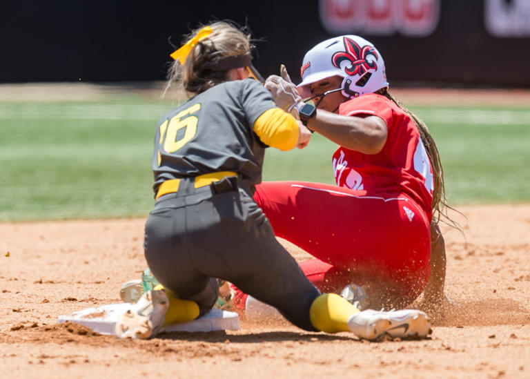 Louisiana softball advances to Lafayette Regional finals after ...