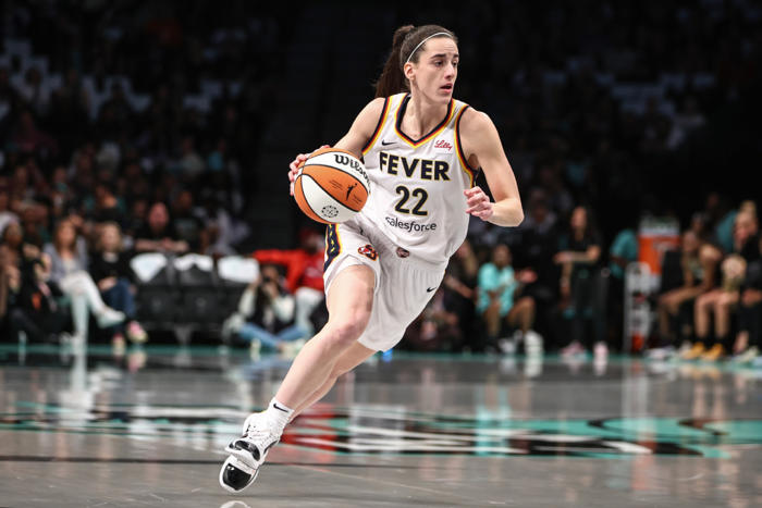 caitlin clark met with two sports legends after third-straight wnba loss