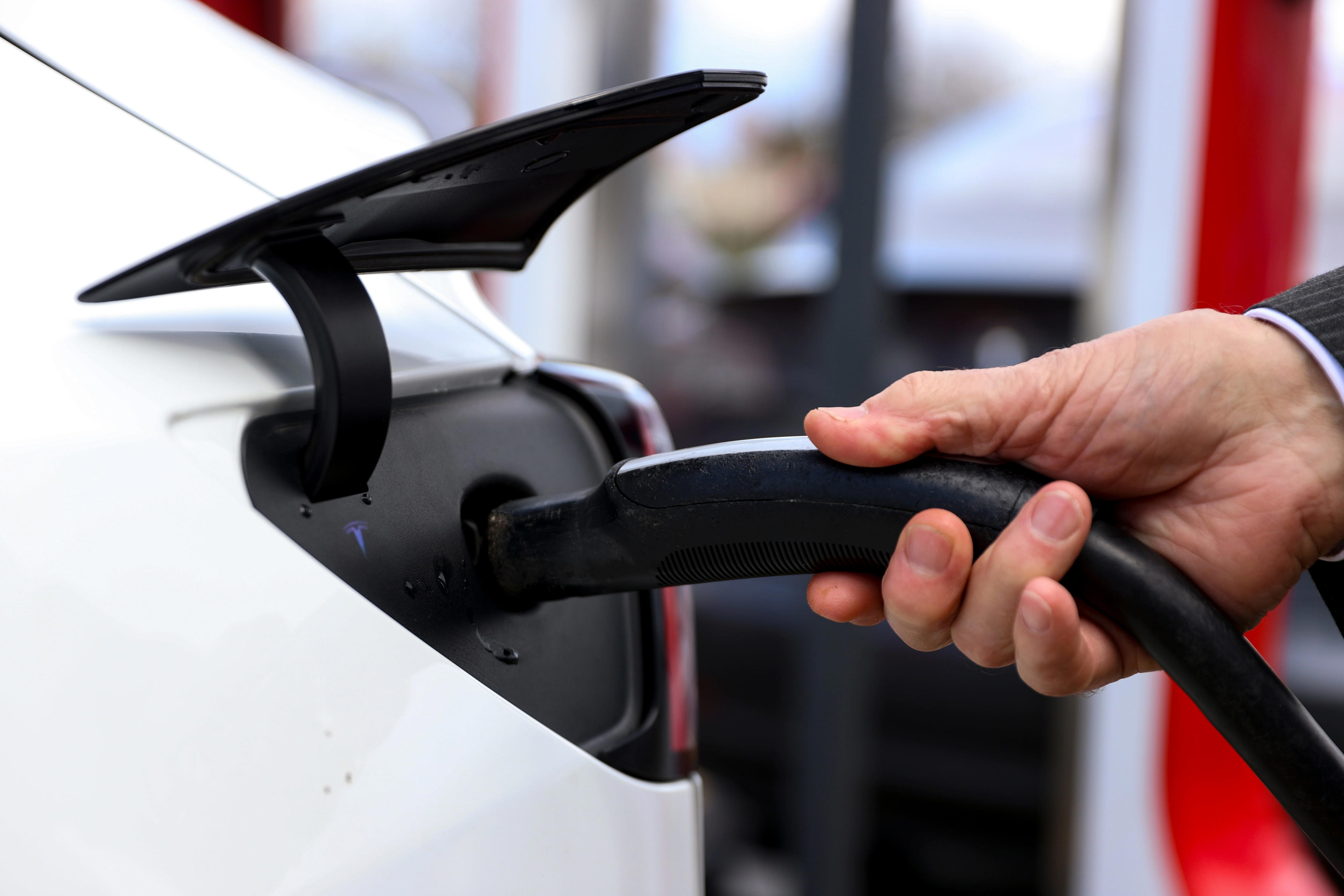 EV charging stations coming to 12 sites in Green Bay, northeastern