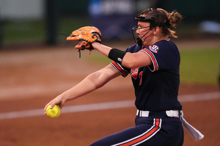 Heroic, record-breaking performance from Maddie Penta leads Auburn ...