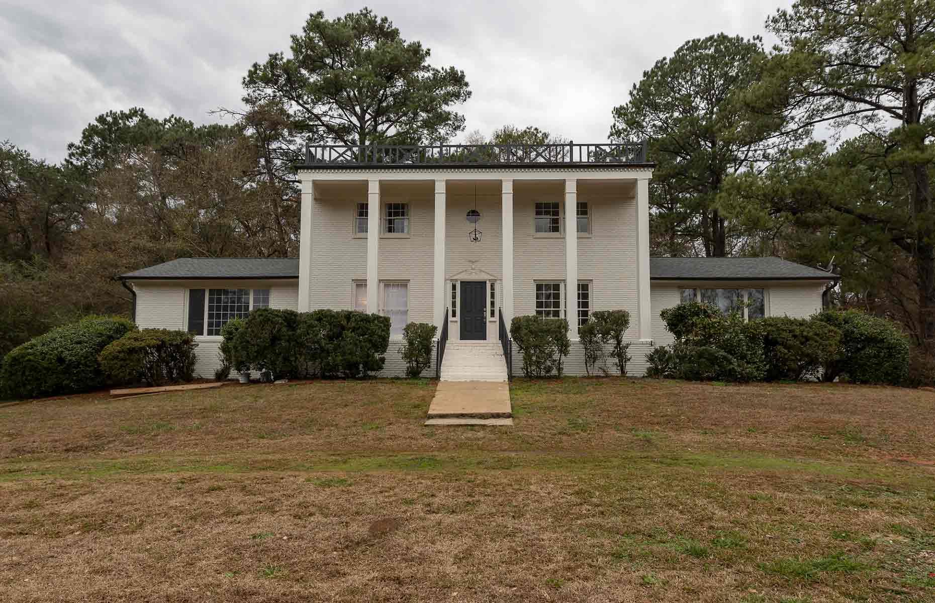 This abandoned Alabama senator's mansion is a remarkable time capsule