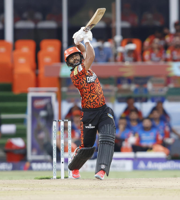 Tripathi the link at No. 3 that SRH had been missing