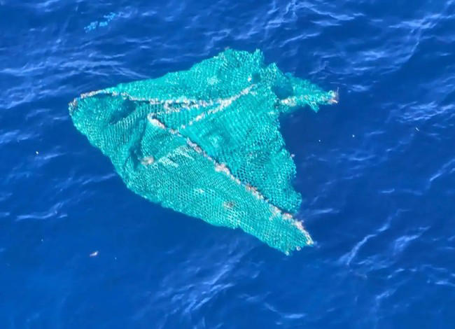11 fishermen presumed drowned: only 9 of sunken trawler’s 20 crew rescued