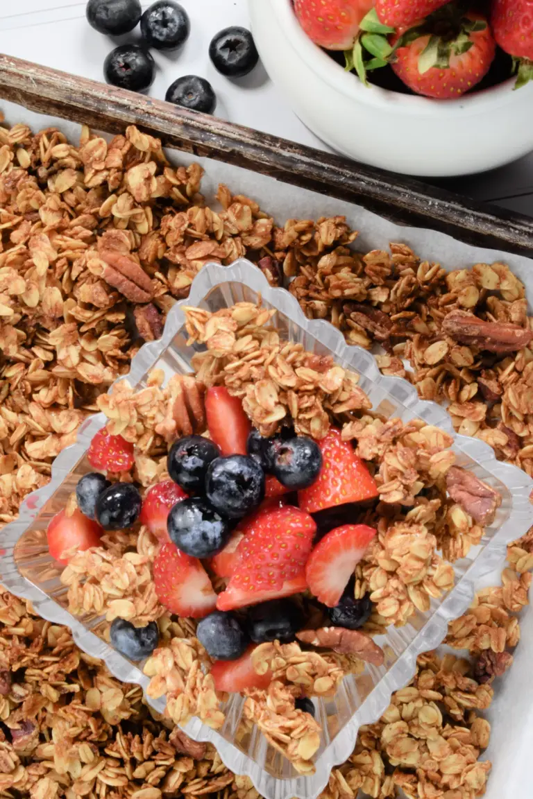 Best Healthy Homemade Granola (Quick and Easy Recipe)