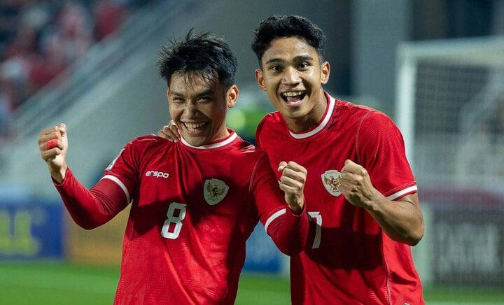 Tin nóng EURO 20/5: ĐT Indonesia nhập tịch 6 cầu thủ bị ĐT Hà Lan loại; Trụ cột MU nguy cơ vắng mặt