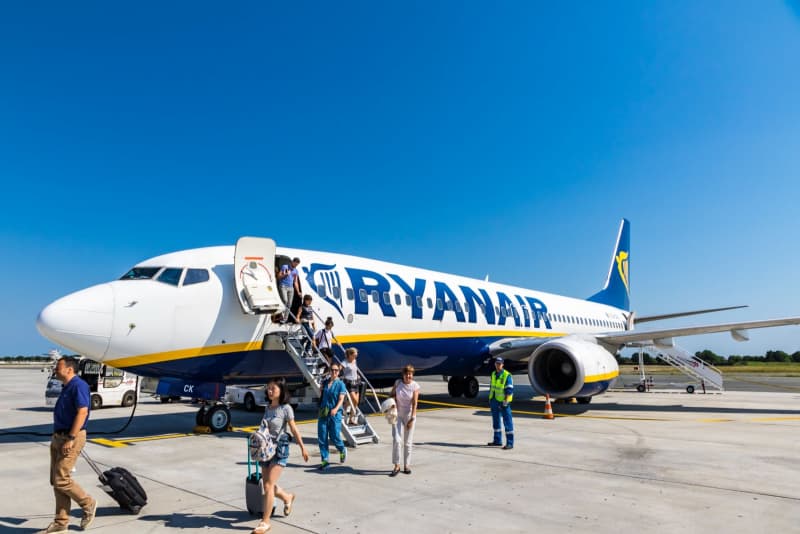 Ryanair Earnings: RYA Profits Climb 34% To Record High Despite Boeing ...