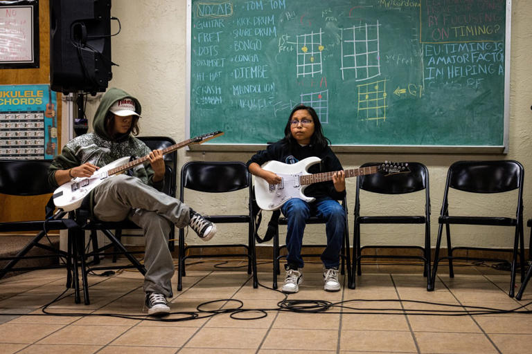 hechinger-native-charter-schools-students-with-guitars