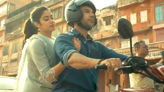 Mr And Mrs Mahi Song Agar Ho Tum: Rajkummar Rao And Janhvi Kapoor Fall ...