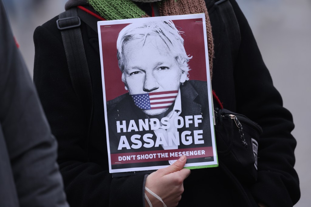 Julian Assange Extradition Hearing: Wikileaks Founder Wins Right To Appeal