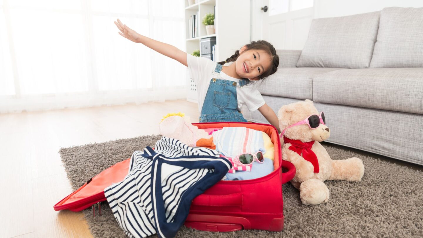 <p>Pack some comfort items like blankets, pillows, or your kids’ favorite stuffed animals. These little things can make a big difference, especially on long trips. Having something familiar can help everyone relax and feel at home. Plus, it makes sleeping on the go a lot easier.</p>