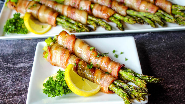 Bacon Wrapped Asparagus Is Delicious And Addictive - Bacon-wrapped ...