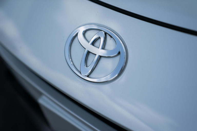Toyota to Introduce New Models with BYD's DM-i Technology