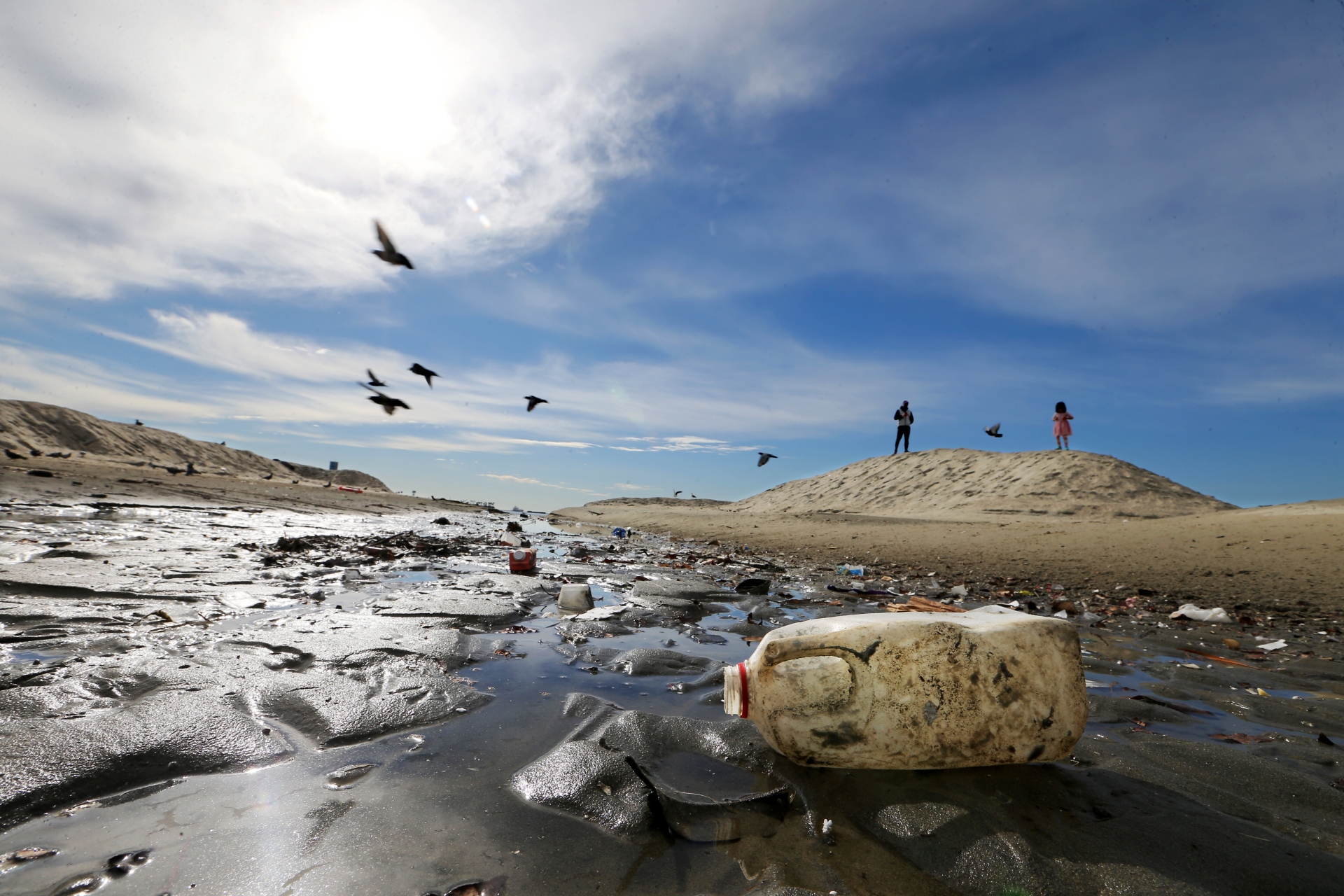 <p>Preventing the problem is difficult since micro plastic particles are present everywhere, including in our oceans, and they continually expose us to risks.</p>