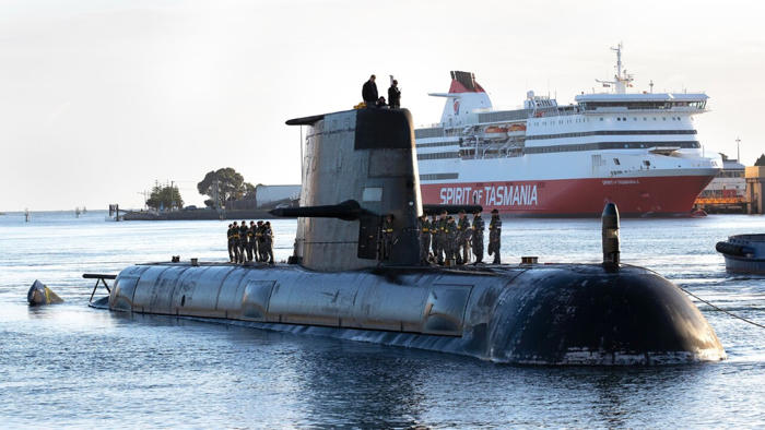 labor govt's plan to upgrade submarines is 'extremely complicated' and 'crazily expensive'