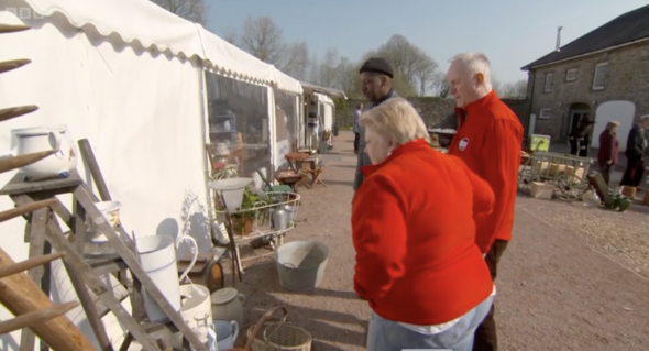 bbc bargain hunt fans threaten to switch off following ‘special' garden episode