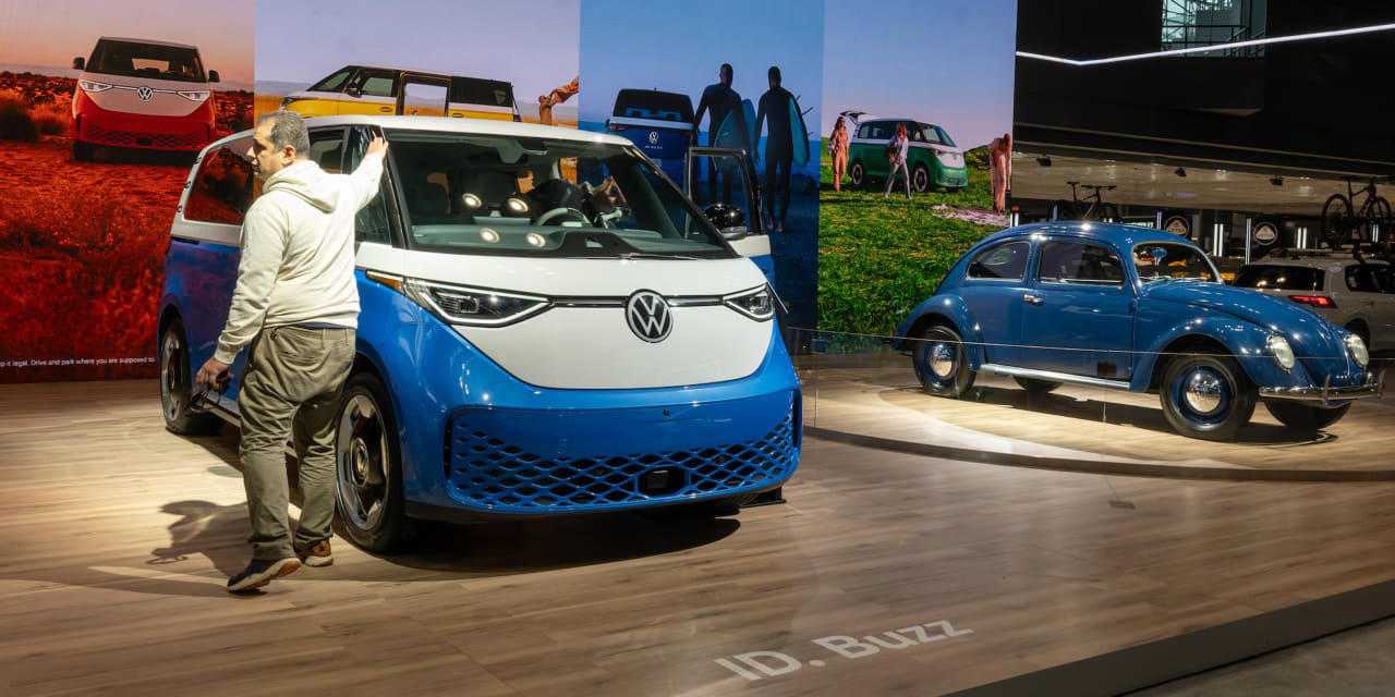 this is how long it will take for the electric vehicle industry to win over skeptical buyers