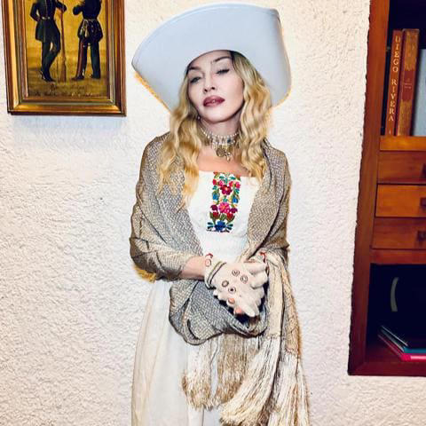 frida kahlo museum release a statement after allowing madonna to try the painter’s belongings