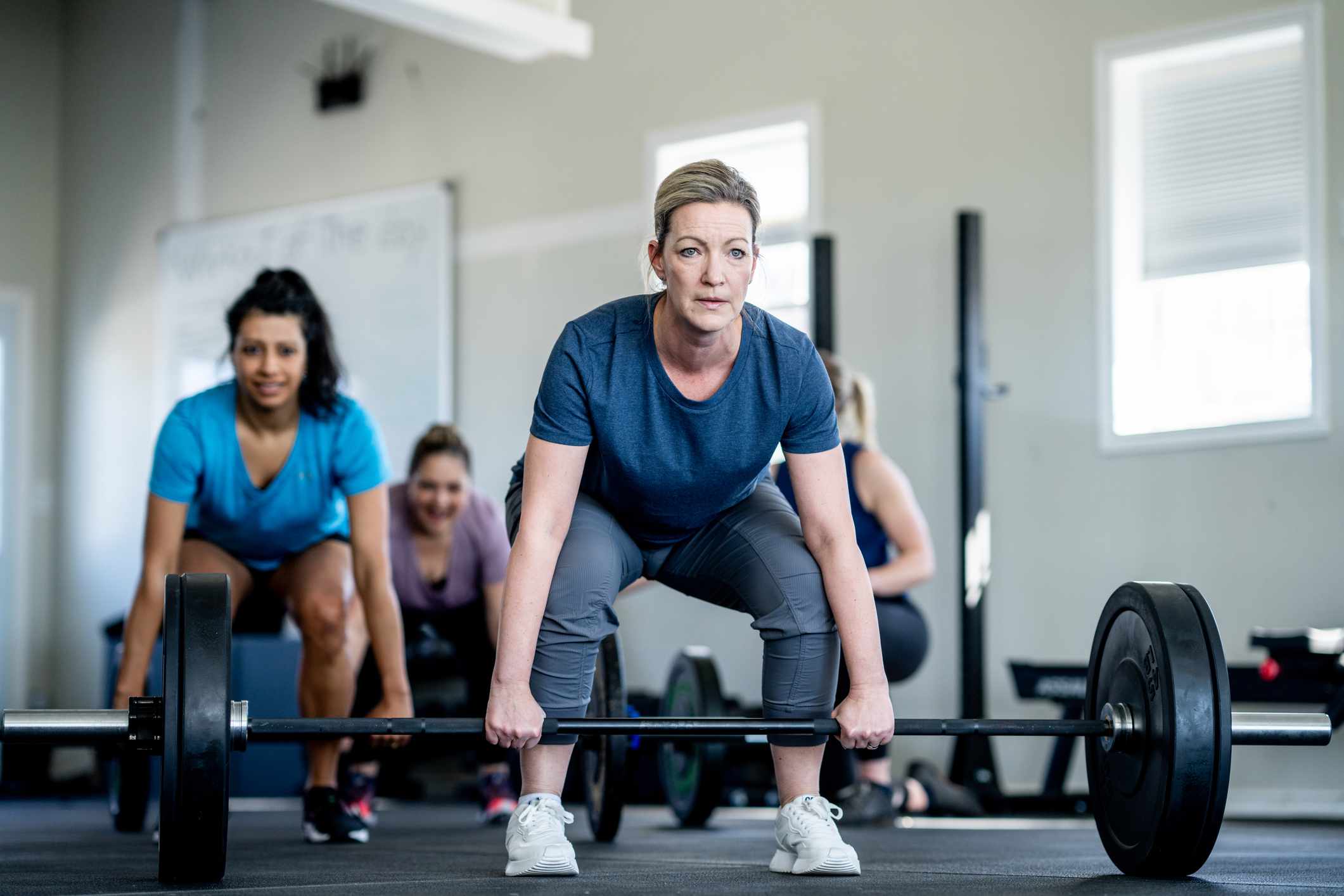 What happens to your muscle strength while eating in a calorie deficit?
