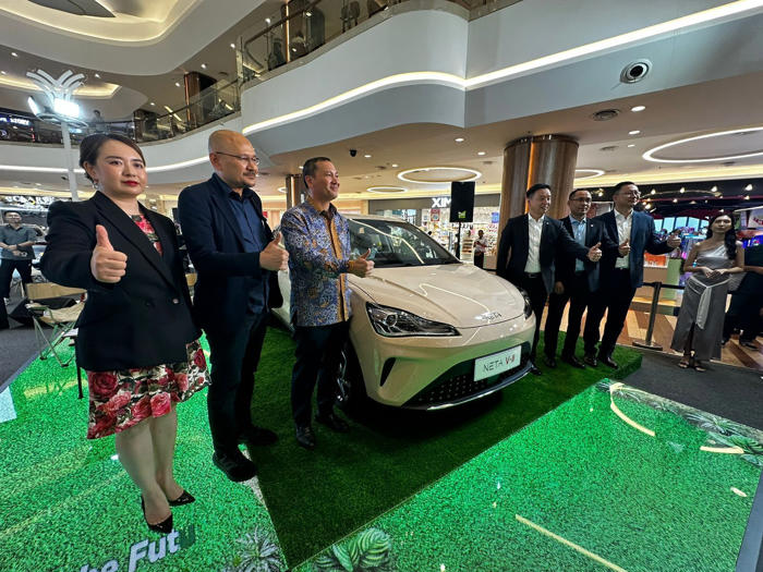 harga mobil listrik neta v-ii yang diluncurkan di indonesia hari ini