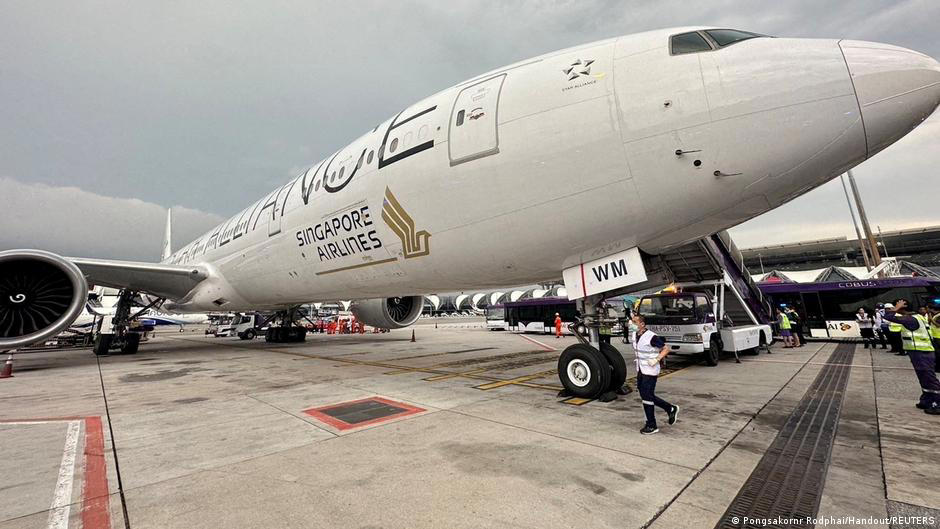 veinte personas de vuelo de singapore airlines están en cuidados intensivos