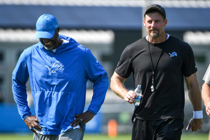 dan campbell is back for the lions otas