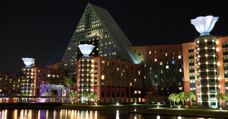 What is It Like to Stay at the Walt Disney World Dolphin?