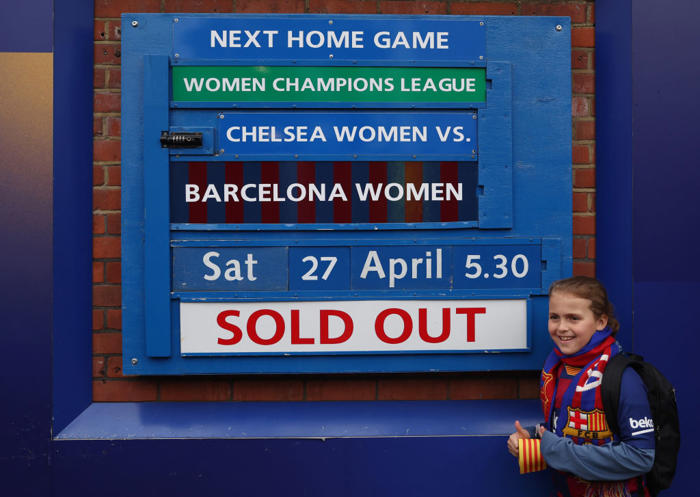 cheers to the real hardcore fans - chelsea and barcelona clash in the women's champions league, with heineken