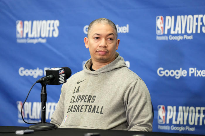 report: no progress between clippers, tyronn lue on extension; lakers monitoring situation