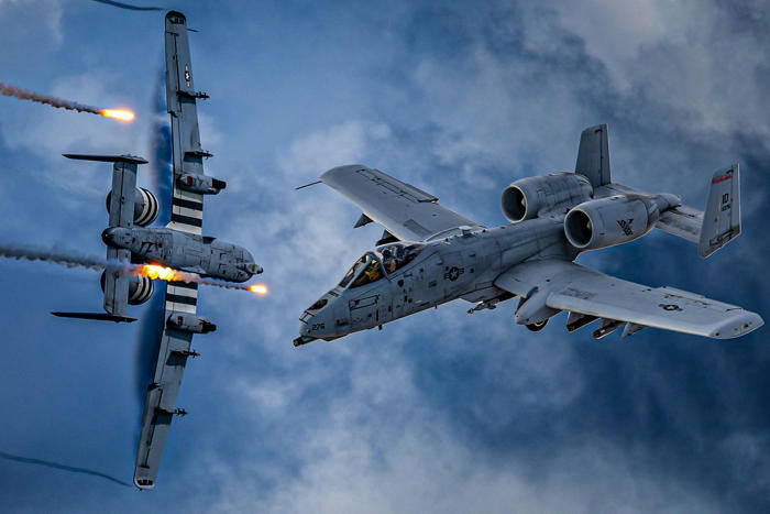 how maneuverable is the a-10 warthog?