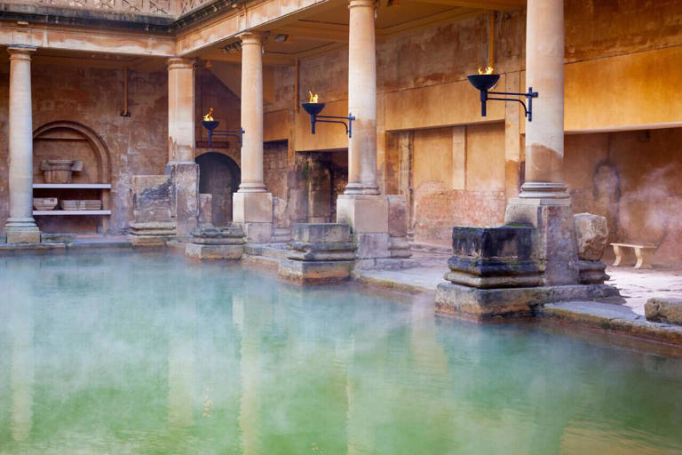 During one of my visits to London, I decided to take a day trip to Bath, a city I had always dreamed of exploring especially as a Jane Austen fan. I found Bath to be an absolute gem. In this guide, I’ll share everything you need to know to make your own day trip to...