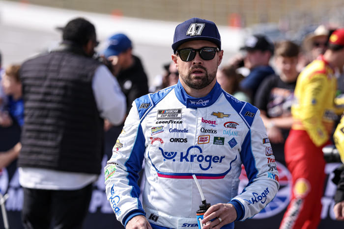 ricky stenhouse jr. hit with record fine for all-star race scrap