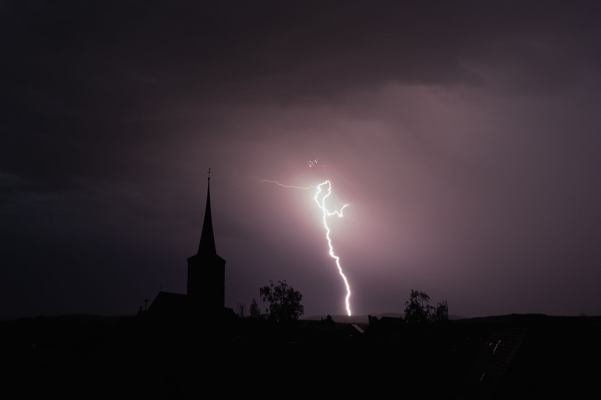 Sturm, Hagel, Blitze - Schwere Gewitter Im Nordosten