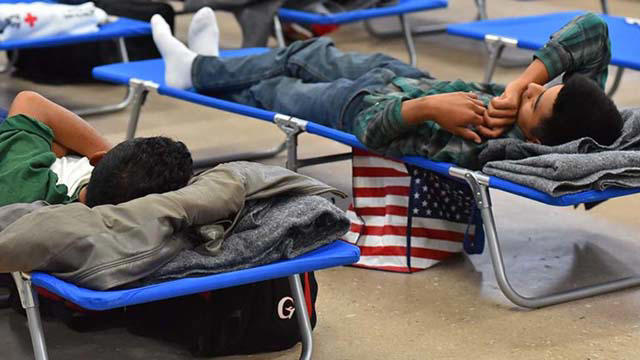 The San Diego County Board of Supervisors voted 4-1 Tuesday to accept nearly $19.6 million from the Federal Emergency Management Agency to pay for a migrant transition day center to help immigrants entering the United States travel to their final destinations.