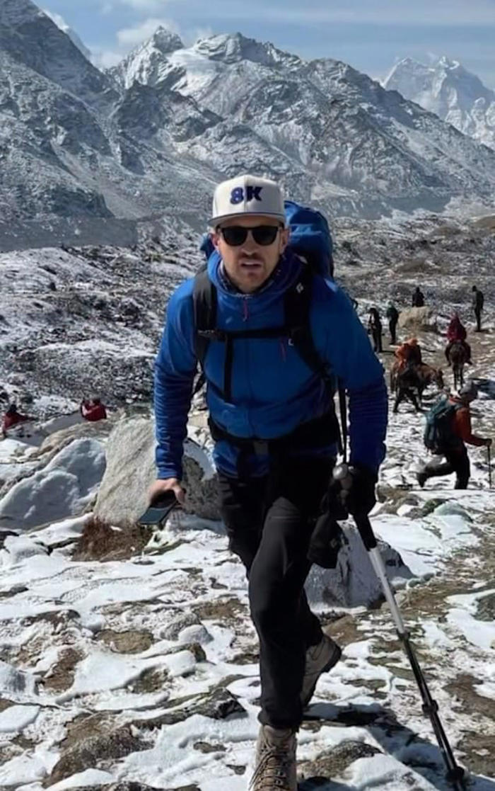 brit climber and guide are missing on mount everest after 'ice fall'