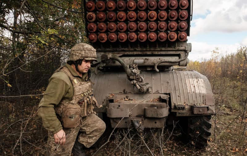 ukrainian border guards showcase preparations for russian offensive on kharkiv front