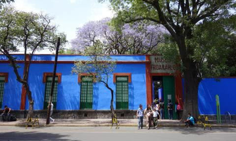 frida kahlo museum release a statement after allowing madonna to try the painter’s belongings