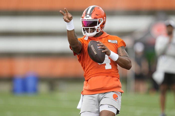 browns qb watson 'looks like himself,' rotating days throwing as he recovers from shoulder surgery