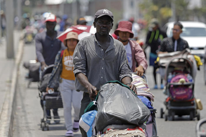 caravana de medio millar de migrantes llega al centro de méxico