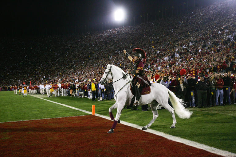 LOS ANGELES - NOVEMBER 25: The USC Trojans horse mascot Traveler rides on the field during the game against the Notre Dame Fighting Irish at the Los Angeles Memorial Coliseum on November 25, 2006 in Los Angeles, California. USC won 44-24. (Photo by Stephen Dunn/Getty Images)