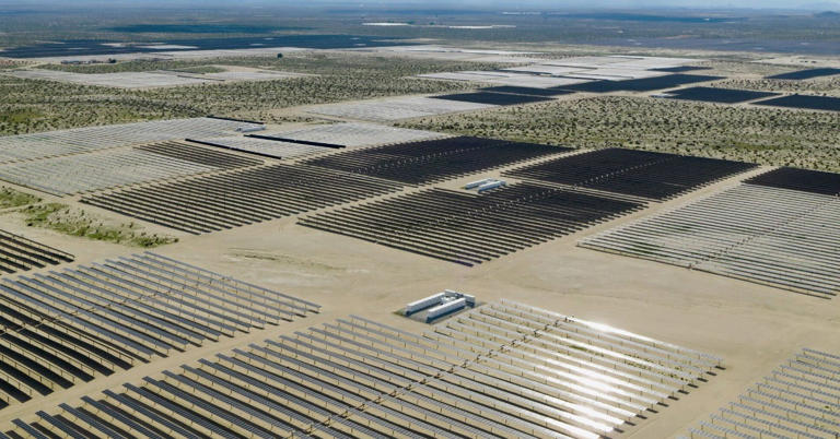 Amazon officials recently announced that its first solar farm-plus-battery energy storage project, assisted by artificial intelligence, has become fully operational in the High Desert.